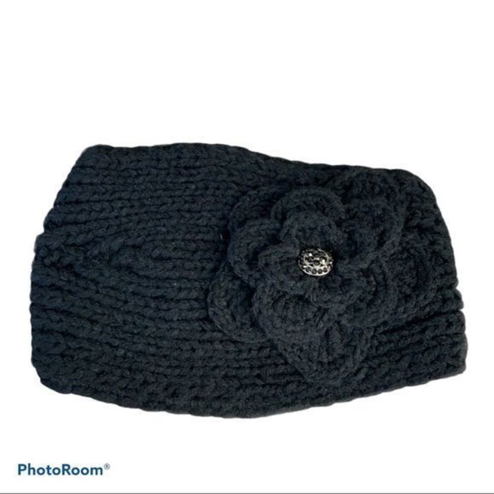 C C exclusives knit ear‎ wrap